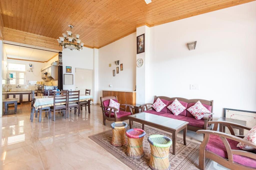Kasauli Edge Apt With Balcony Εξωτερικό φωτογραφία