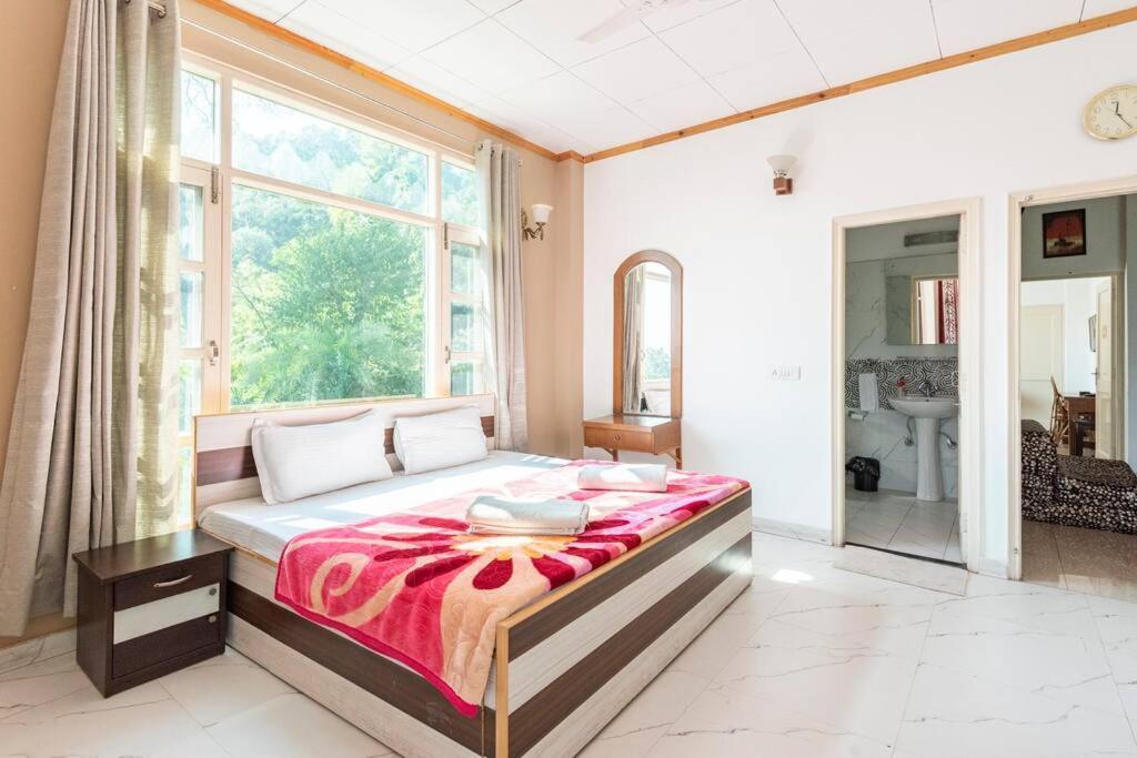 Kasauli Edge Apt With Balcony Εξωτερικό φωτογραφία