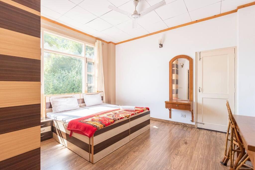 Kasauli Edge Apt With Balcony Εξωτερικό φωτογραφία