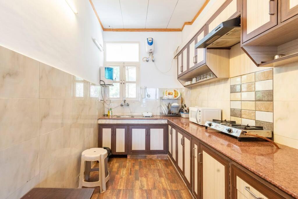 Kasauli Edge Apt With Balcony Εξωτερικό φωτογραφία